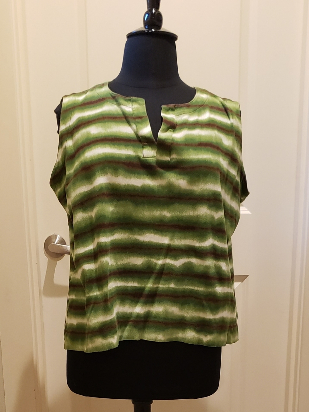 Sleeveless Green Striped Split-Neck Blouse